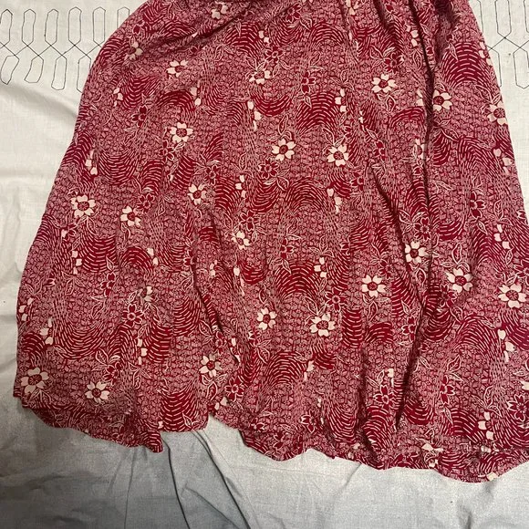 Hawaiian Print Red Skirt - Picture 3 of 3